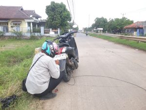 Kabel Wi-Fi Menjuntai di Jalan, Pemotor Nyaris Celaka: Saatnya Pemilik Usaha Bertanggung Jawab