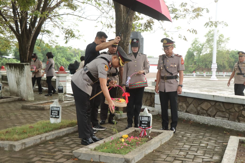 Polres Indramayu Kenang Jasa Pahlawan Sambut Hari Bhayangkara ke-79