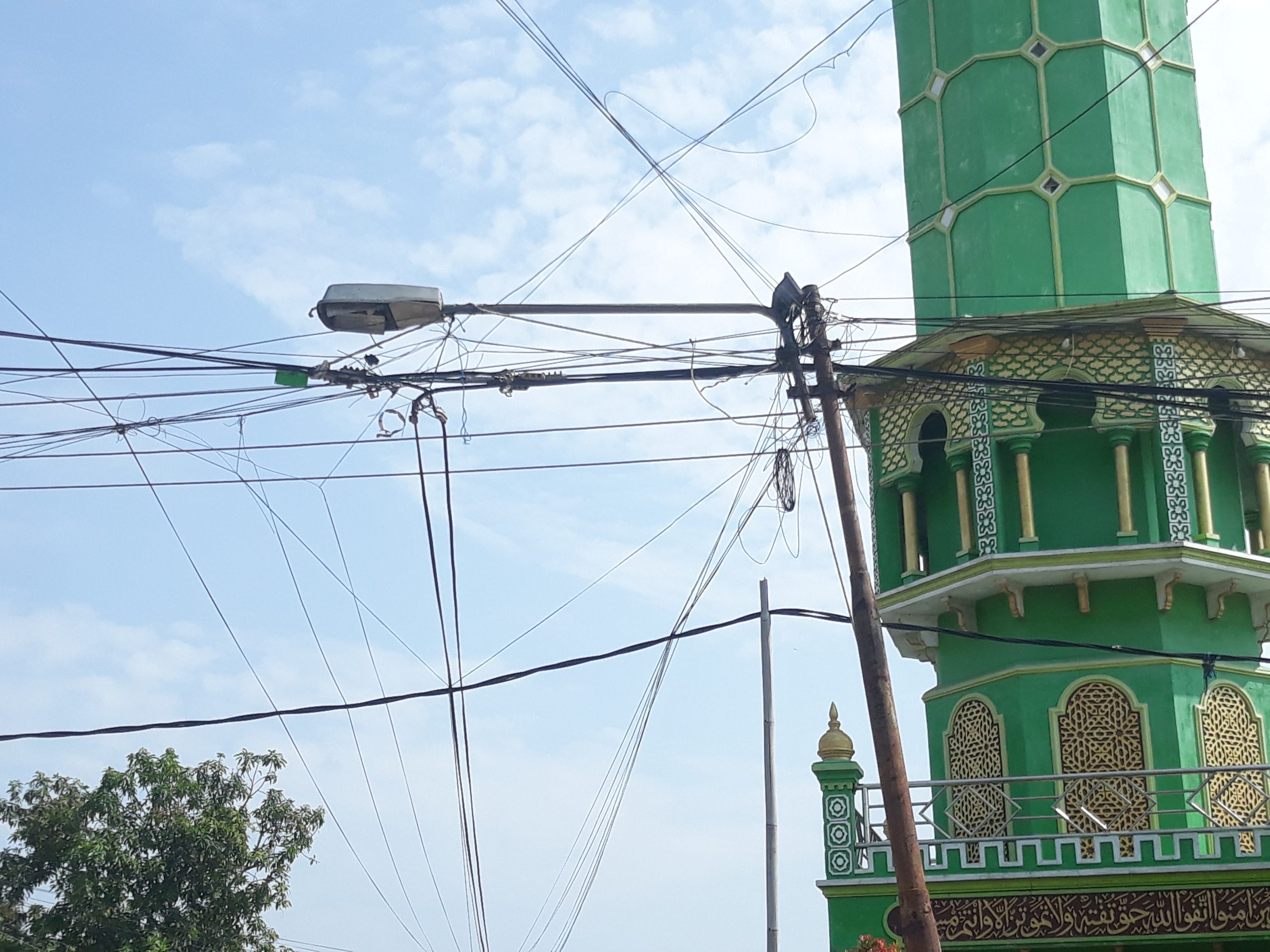Lampu PJU Rusak di Jalan Desa Panyindangan Kulon: Warga Khawatirkan Keamanan Akses Malam Hari