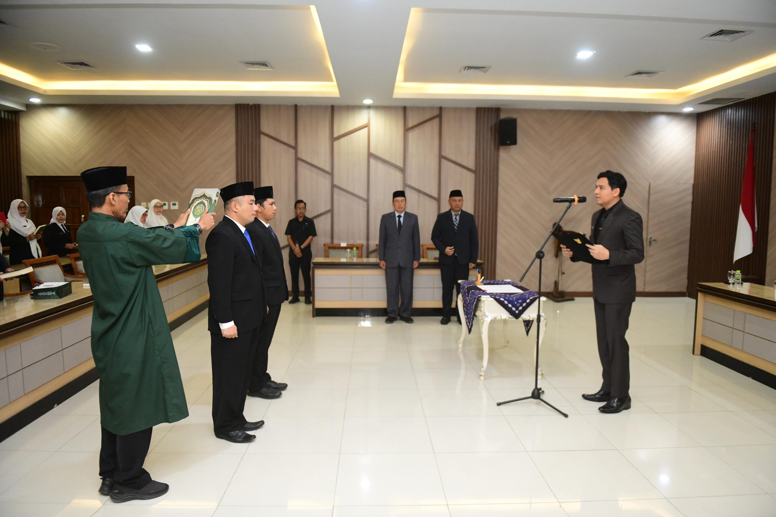 Mutasi 39 Pejabat oleh Bupati Lucky: Pembenahan Birokrasi atau Sekedar Rotasi Nama Lama.