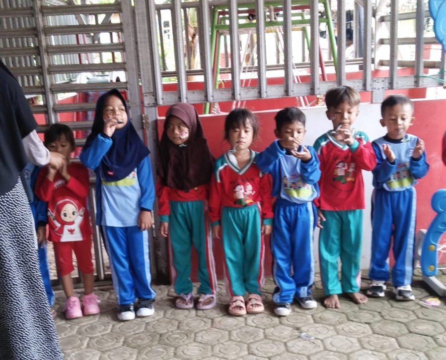 Semarak HUT RI ke-80, Murid TK Al-Azhar Indramayu Meriahkan Perlombaan Kemerdekaan