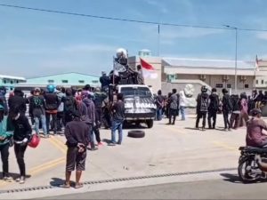 Warga Kecamatan Krangkeng Tuntut Keadilan Pabrik Sepatu: Transparansi Perekrutan Tenaga Kerja