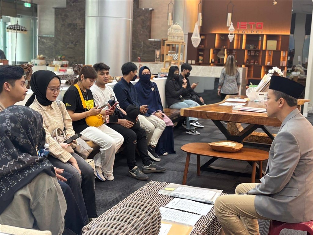 Wawancara Nikah Massal Untuk 87 Peserta Pasangan Asal Indonesia