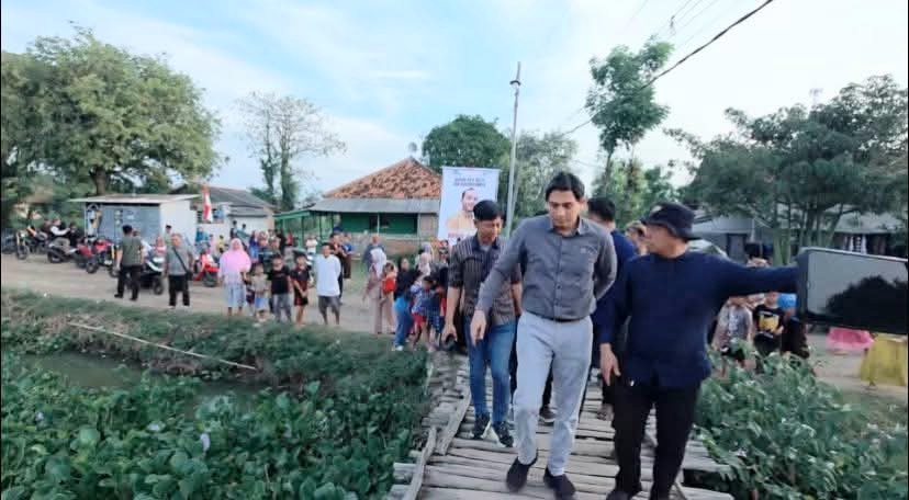 Bupati Lucky Hakim Kungker di Desa Sukadadi, Madrasah dan Sungai Tertutup Eceng Gondok Menjadi PR nya