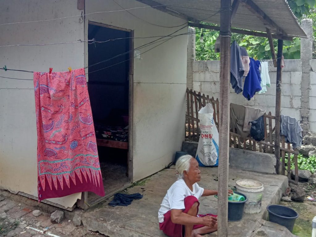 Kisah Ibu Tapeng ini diharapkan dapat mengetuk hati pemerintah setempat agar segera memberikan uluran tangan
