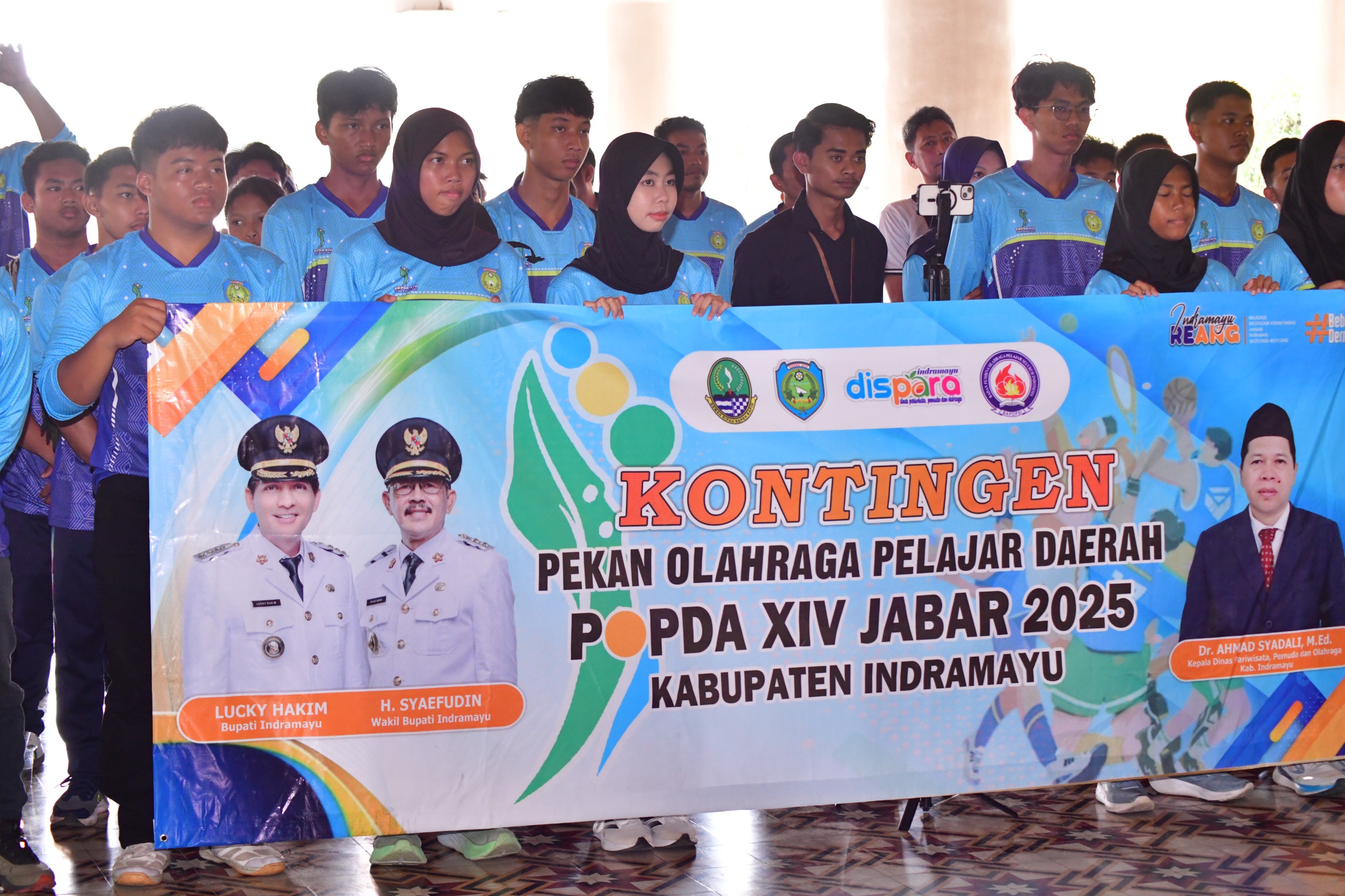 Bupati Lucky Hakim Lepas Kontingen Indramayu untuk POPDA XIV Jawa Barat