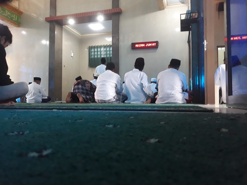 Khutbah Jumat Kliwon yang dilaksanakan di Masjid Jami Baiturohman Desa Sliyeg Lor