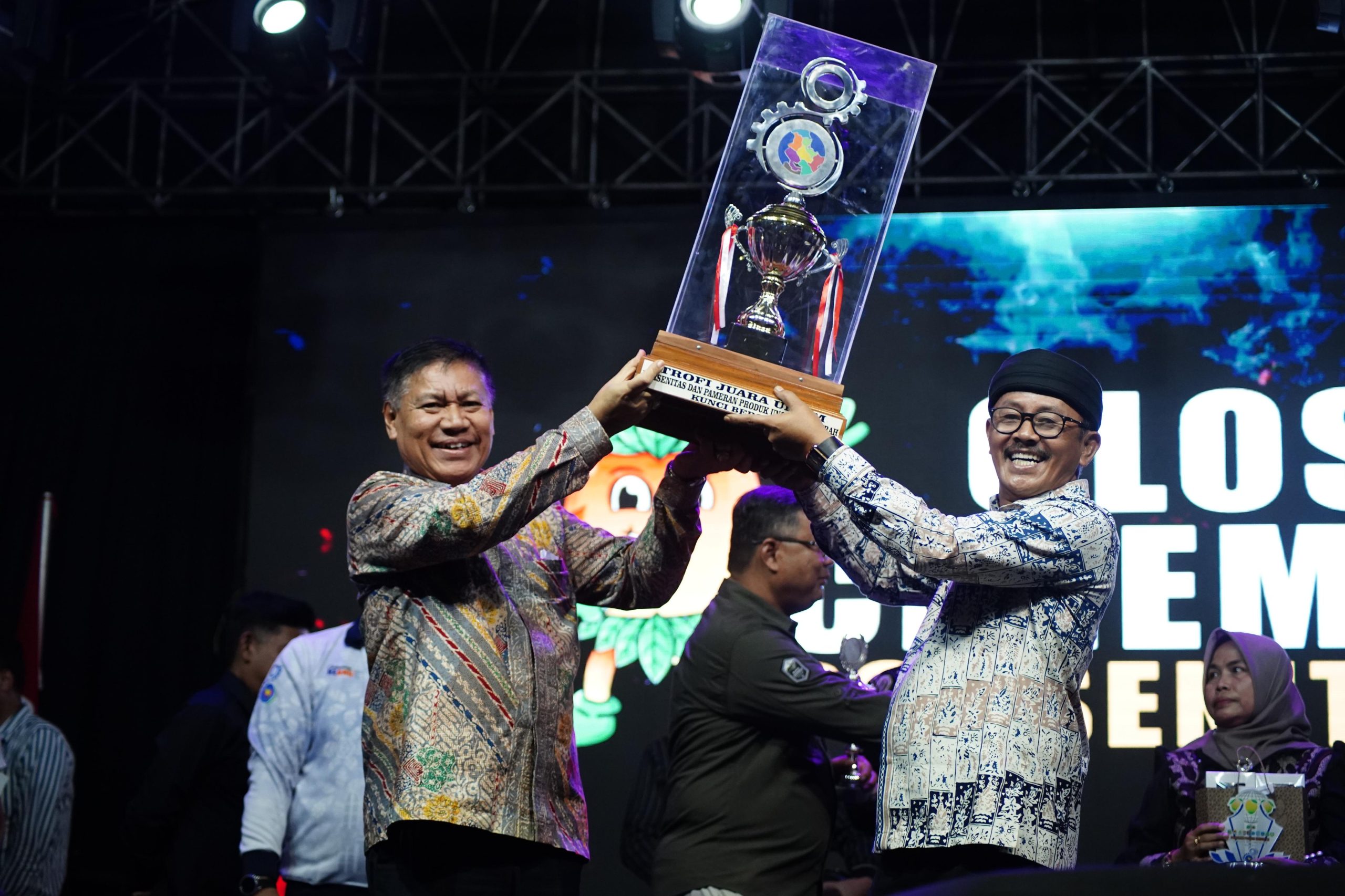 PORSENITAS XII: Indramayu Raih Juara Umum Produk Unggulan Seni dan Budaya