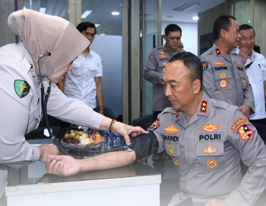 Aksi kemanusiaan ini dipimpin langsung oleh Kepala Divisi Humas Polri, Irjen Pol. Dr. Sandi Nugroho, S.I.K., S.H., M.Hum., dan berlangsung di Ruang Satya Haprabu, Divisi Humas Polri, pada Rabu (22/10).