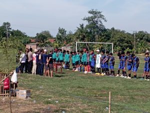 Gairahkan Semangat Olahraga, Kuwu Sambimaya Buka Turnamen Bola Versi Karang Taruna