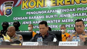 Polda Riau Gagalkan Penyelundupan Narkoba Jaringan Internasional Asal Malaysia, Sita 30,7 Kg Sabu dan Ribuan Liquid Vape Narkotika