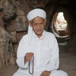 Ungkapan Mama KH. Mukhlas Alwan ini sering disebut berkali-kali, dan didengarkan oleh para santrinya, Ungkapan ini sekaligus nasihat spiritual dan sebuah metode pembelajaran sintesis antara ajaran agama dan ilmu pengetahuan modern