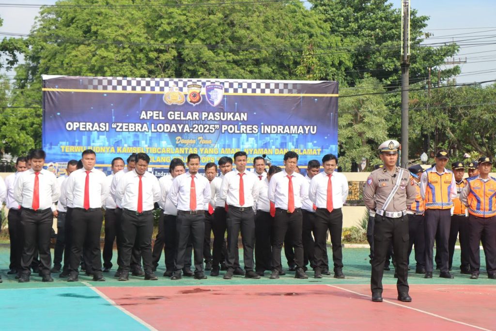 Polres Indramayu Polda Jabar menggelar Apel Pasukan Operasi Zebra Lodaya 2025 di Lapangan Apel Polres Indramayu