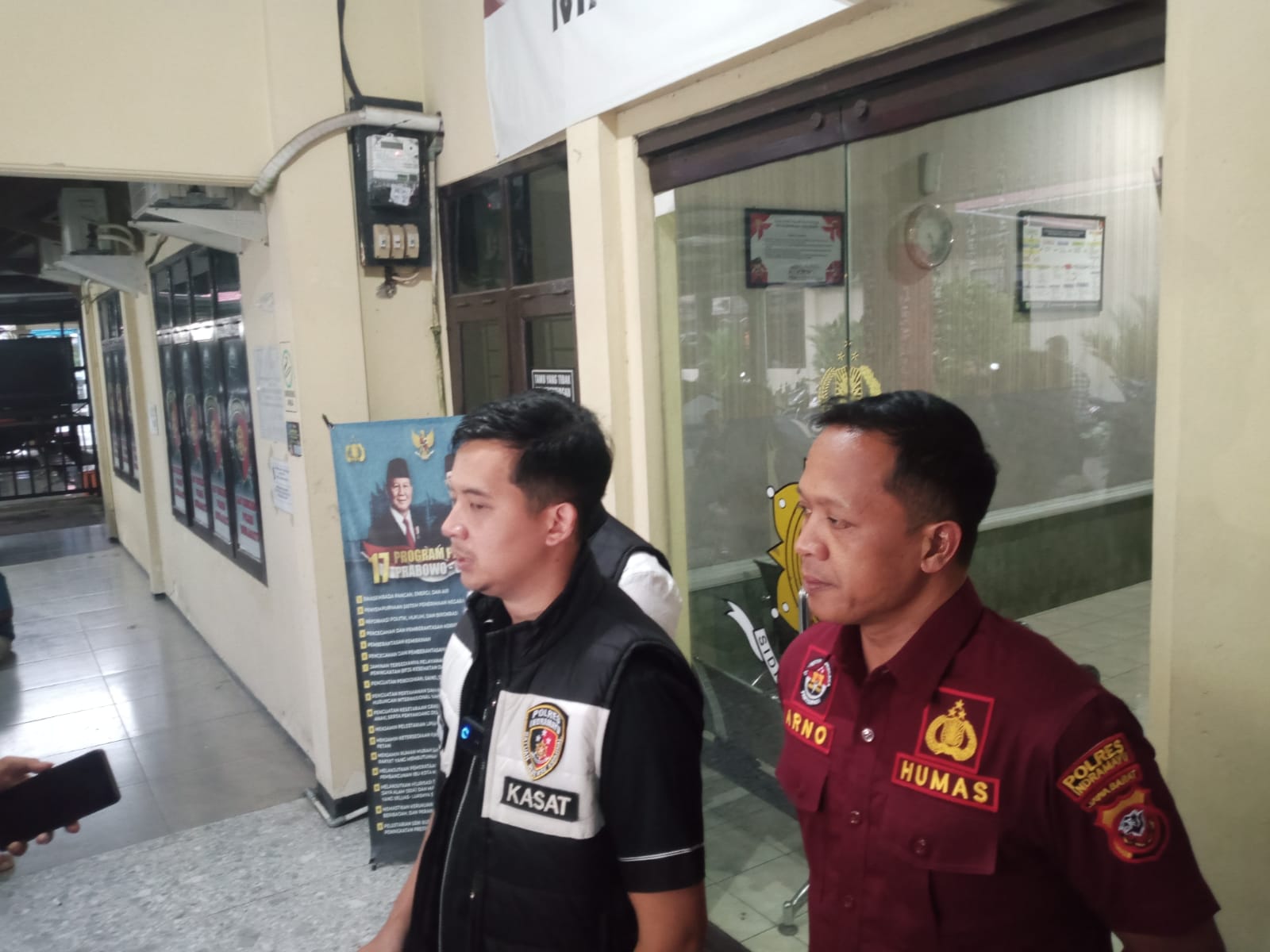 Warga Desa Krangkeng, Kecamatan Krangkeng, Kabupaten Indramayu, digegerkan dengan penemuan sesosok mayat perempuan yang diduga menjadi korban pembunuhan.