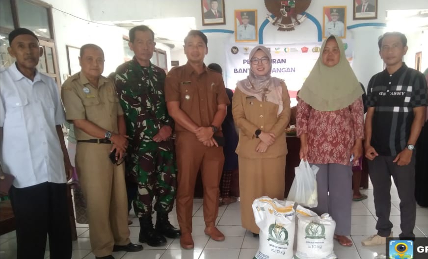Pemdes Panyingkiran Kidul Berhasil Salurkan Bantuan Beras 20 KG