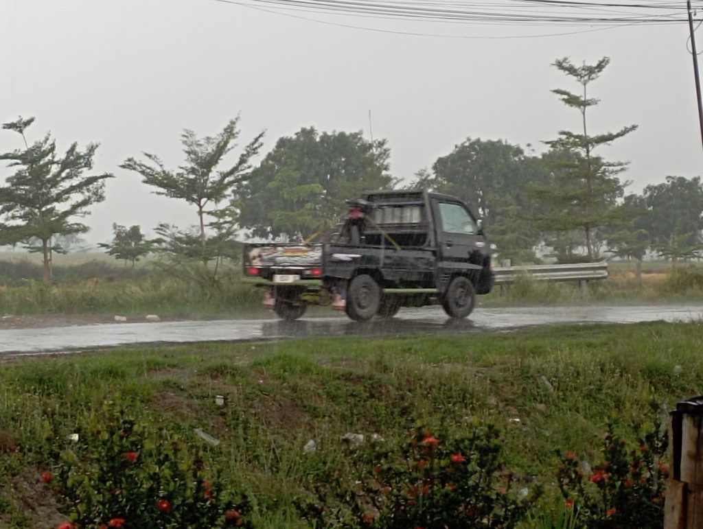 Badan Meteorologi, Klimatologi, dan Geofisika (BMKG) meminta seluruh masyarakat Indonesia untuk meningkatkan kewaspadaan terhadap potensi hujan dengan intensitas sedang hingga lebat.