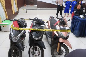 Press Release Polres Indramayu, Pelaku Begal Remaja dengan Sejumlah Barang Bukti Berhasil di Ringkus