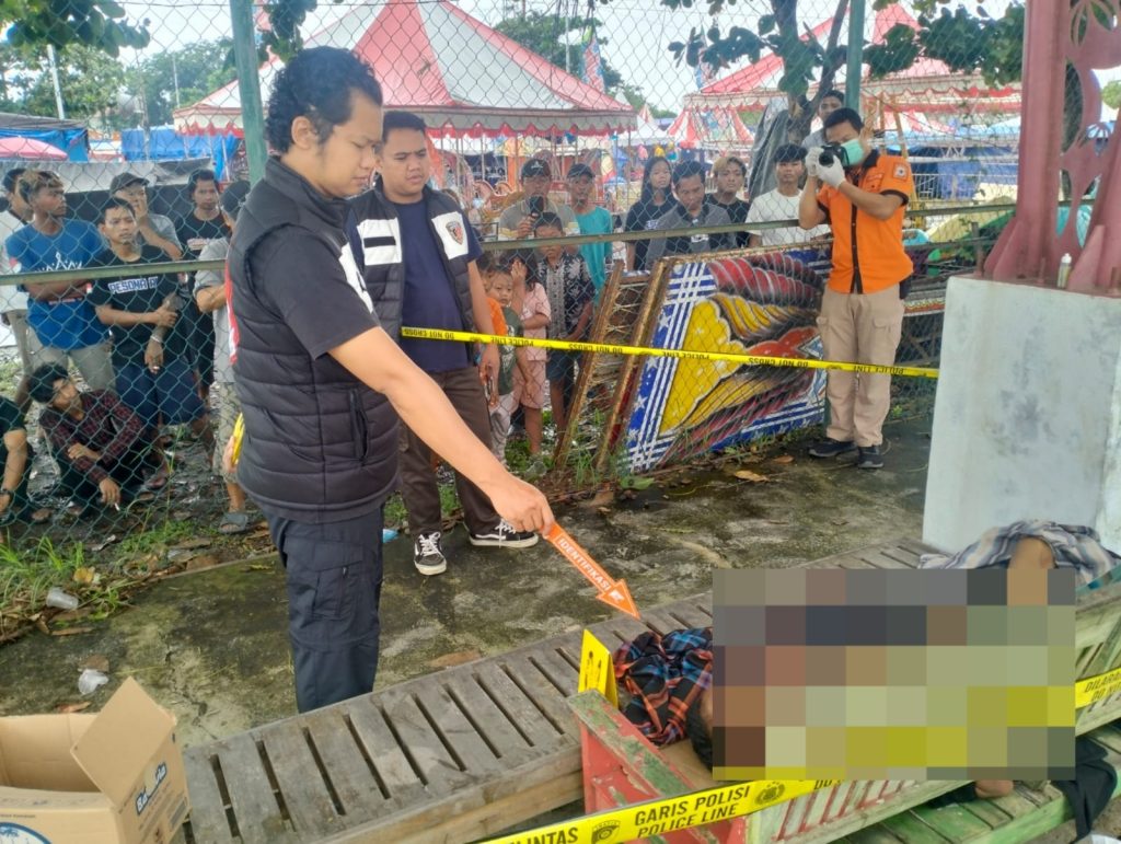 Kemudian Saksi Riski Wijaya memberitahu Saksi lain Eman Sulaeman lalu mengeceknya bersama Karyana