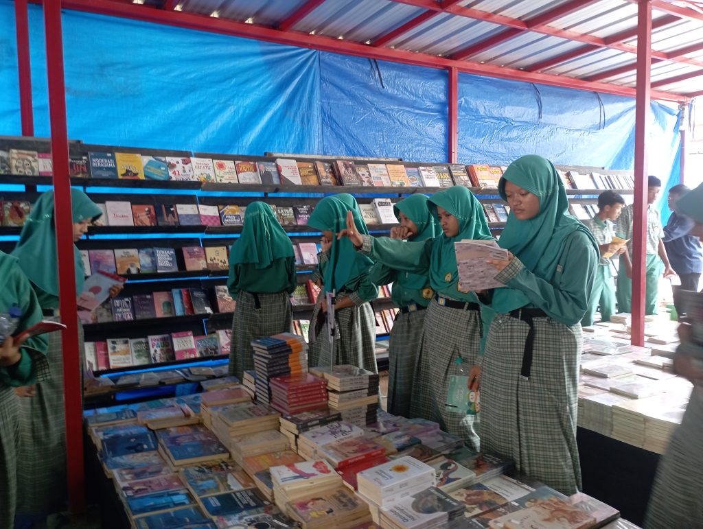 Sebuah pertanyaan sederhana dari seorang anak kelas lima Sekolah Dasar (SD) membuka tabir kebijaksanaan bagi siapa saja yang mendengarnya