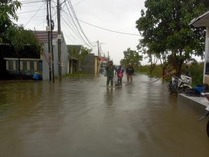 Sejumlah Perumahan di Indramayu Terendam Banjir Akibat Hujan Deras Setinggi Lutut