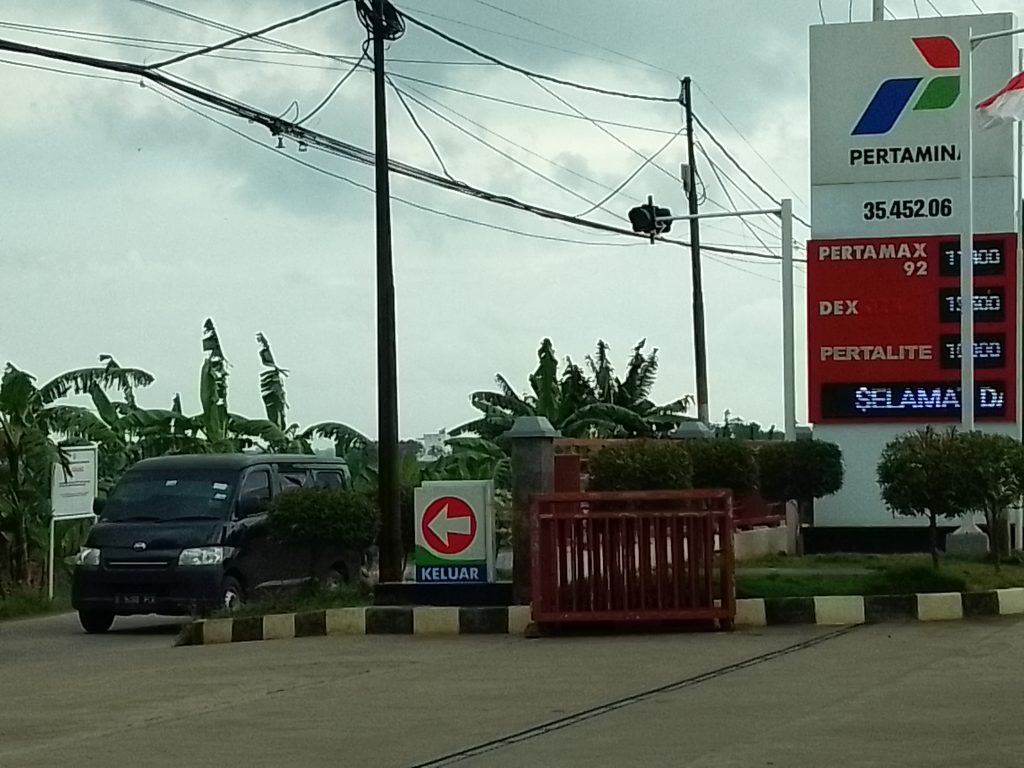 Penyesuaian harga Bahan Bakar Minyak (BBM) nonsubsidi di awal tahun 2026 menunjukkan tren yang bervariasi di berbagai wilayah Indonesia.