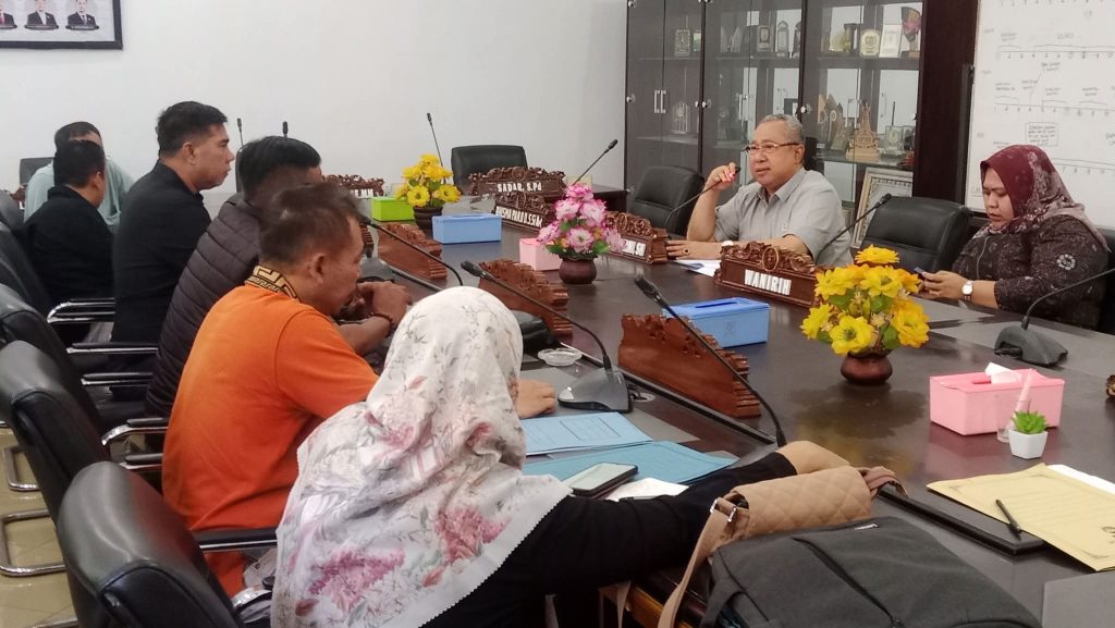 Keputusan pelepasan kendaraan tersebut dilaporkan atas instruksi langsung Kepala Satpol PP Indramayu