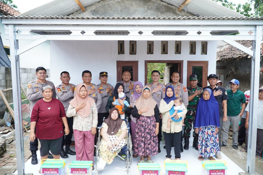 Kepolisian Daerah Jawa Barat (Polda Jabar) terus memperkuat komitmen kemanusiaannya melalui program renovasi Rumah Tidak Layak Huni