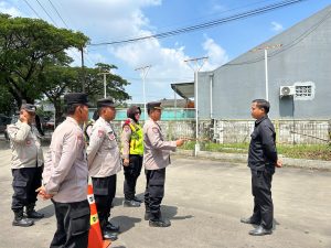 Satgas Binmas Polres Indramayu Sisir Perumahan, Ingatkan Warga Waspada Rumah Kosong Ditinggal Mudik