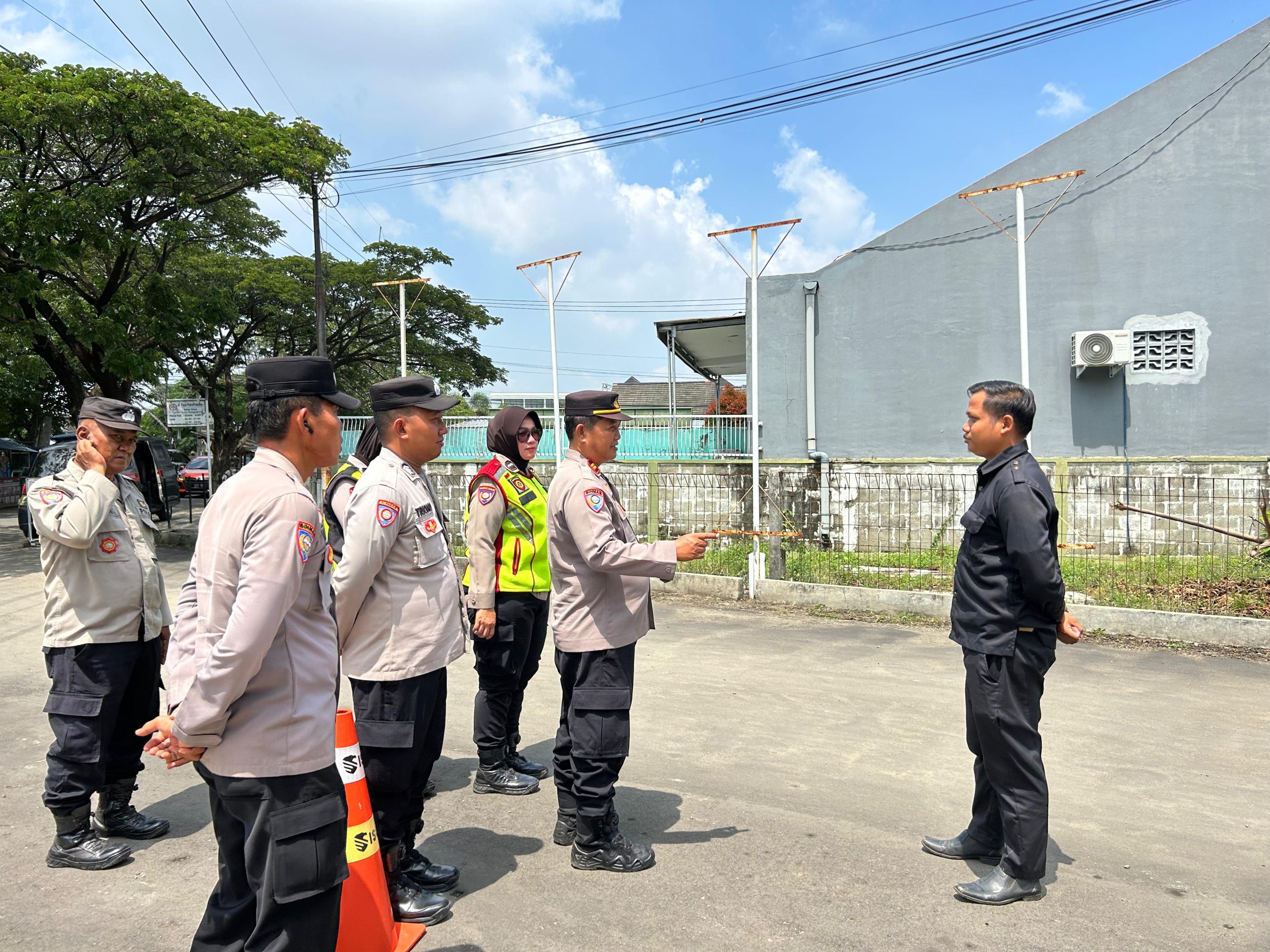Menjelang puncak arus mudik Idul Fitri 1447 H, Satuan Binmas Polres Indramayu Polda Jabar mulai bergerak menyisir