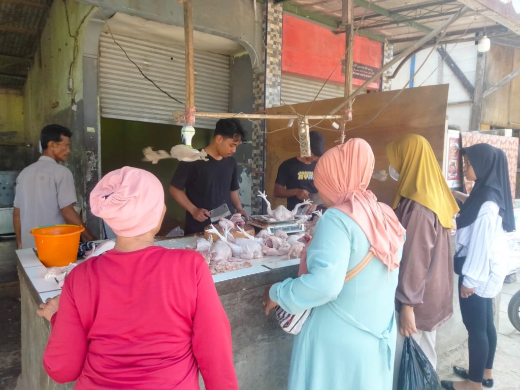 Mendekati perayaan Hari Raya Idul Fitri 1447 H, geliat kenaikan harga kebutuhan pokok mulai dirasakan masyarakat Kabupaten Indramayu
