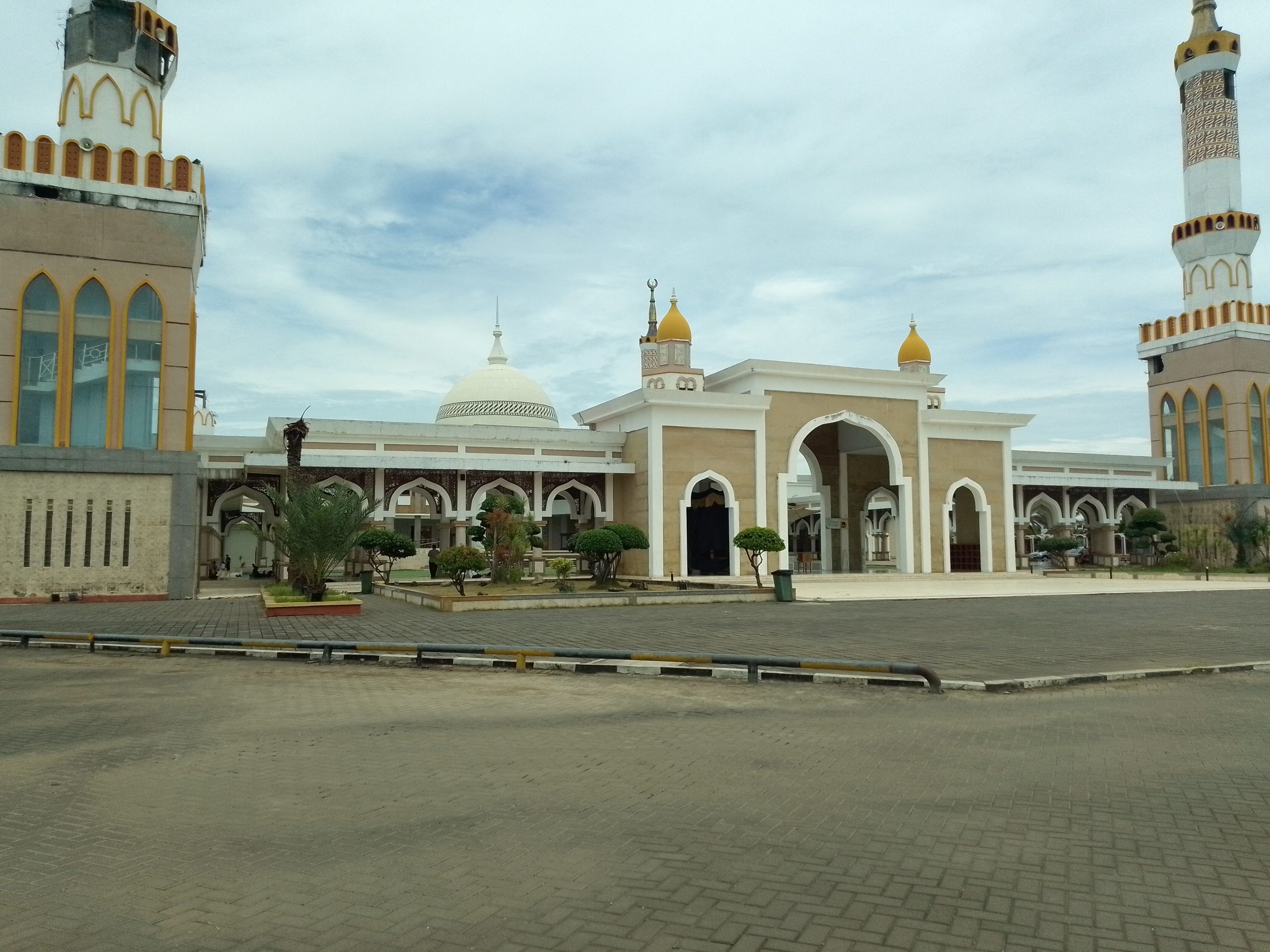 Refleksi Pertengahan Ramadan di Masjid Syekh Abdul Manan Islamic Center Indramayu