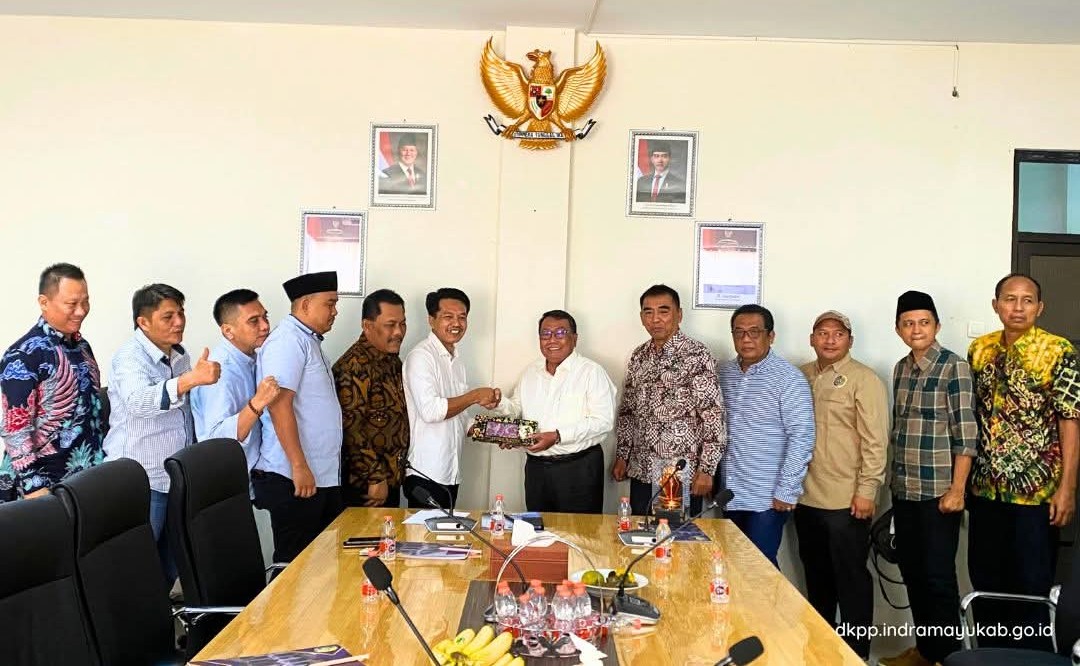 Pertemuan yang berlangsung di Aula DKPP Indramayu ini difokuskan pada studi komparatif terkait strategi pengelolaan dan penguatan lumbung pangan