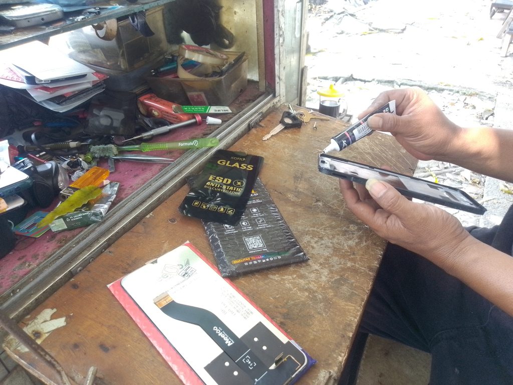 Memperbaiki perangkat lama ternyata bukan sekadar soal hemat, melainkan langkah cerdas menjaga produktivitas.