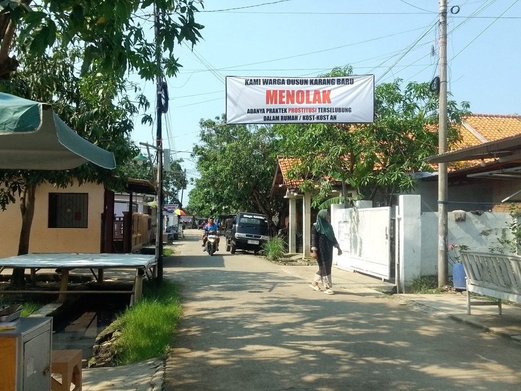 Warga mensinyalir adanya praktik sewa kamar dengan sistem "short time" atau per jam, yang seringkali diidentikkan dengan aktivitas...
