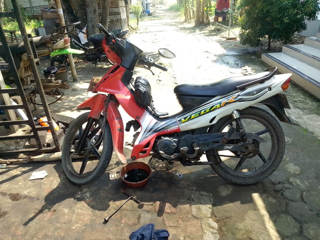 Selain mesin awet, tarikan motor dijamin jadi lebih enteng dan responsif saat digas. Beban mesin yang ringan tentu membuat perjalanan harian jadi lebih nyaman