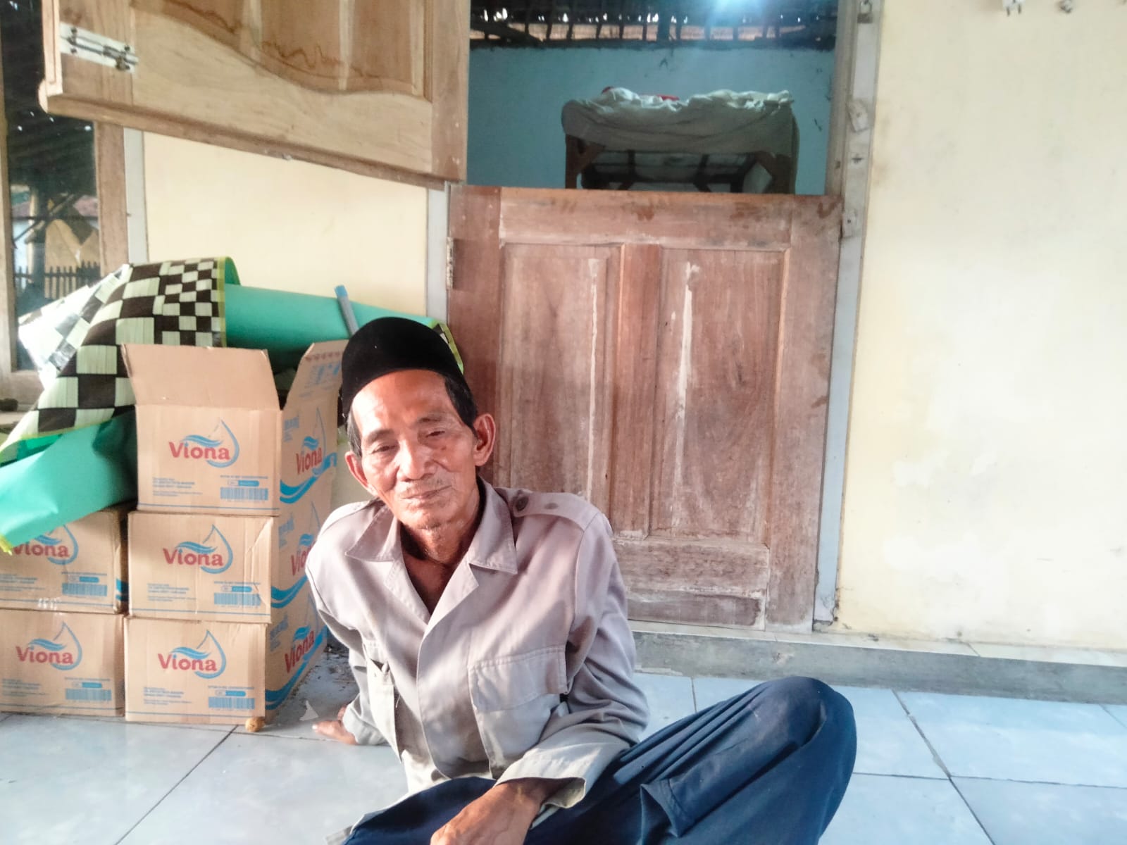 Bapak Rumita Kuncen Generasi Ketiga Buyut Telep Blok Pasar Senen Desa Lamaran Tarung