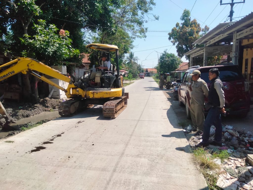 Sebagai langkah nyata, pihak kecamatan melakukan normalisasi dan relokasi selokan air guna memastikan pasokan air untuk lahan pertanian