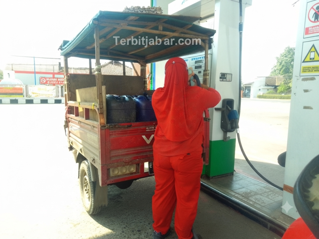 Bahan Bakar Minyak (BBM) merupakan kebutuhan vital bagi masyarakat dalam menunjang mobilitas kendaraan