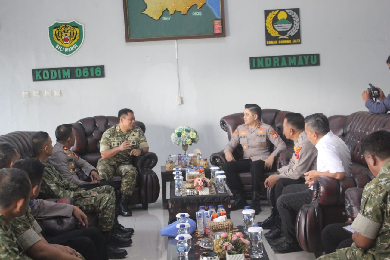 Kapolres Indramayu Silaturahmi di Markas Kodim 0616 Indramayu, Perkuat Sinergitas TNI-Polri
