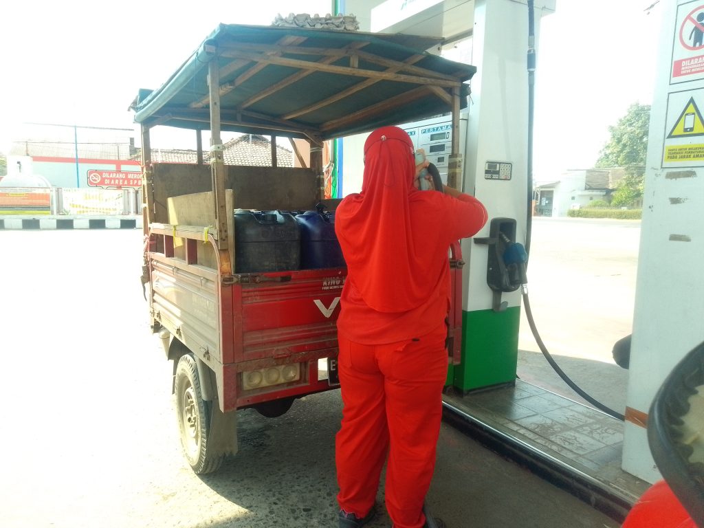 Bahan Bakar Minyak (BBM) merupakan kebutuhan vital bagi masyarakat dalam