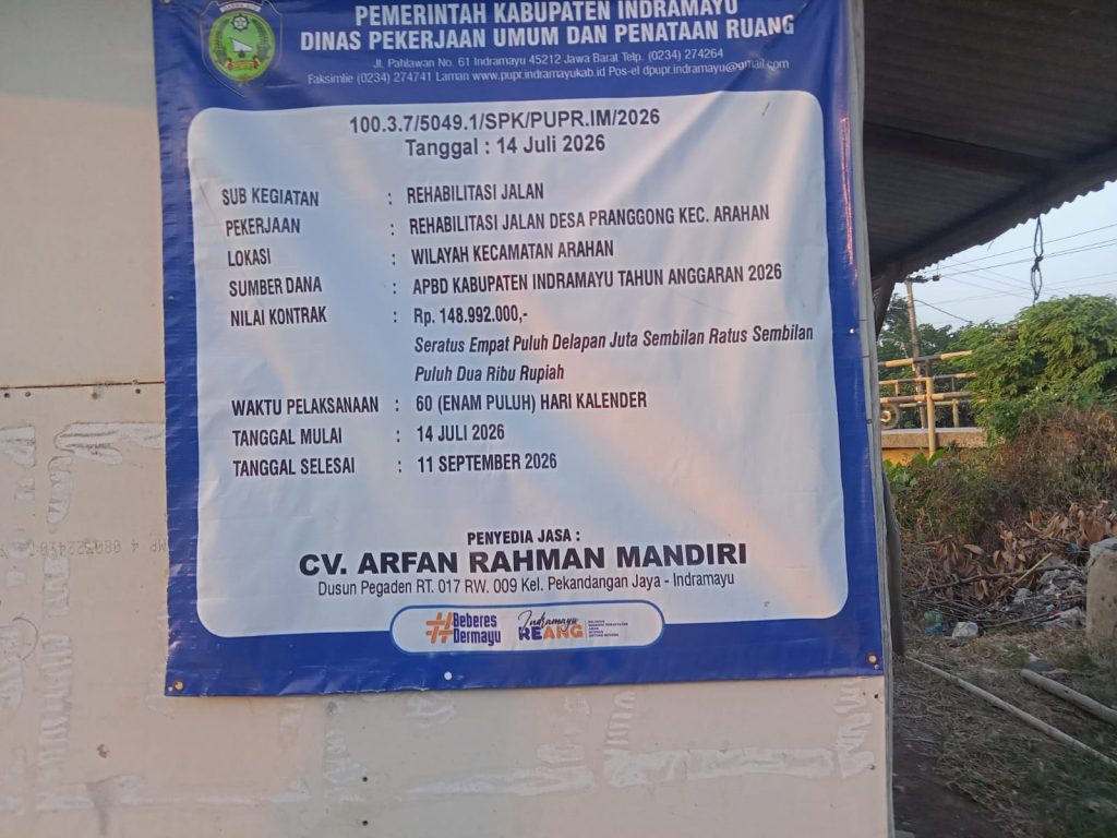 Belum sebulan proyek jalan Desa Pranggong sudah retak