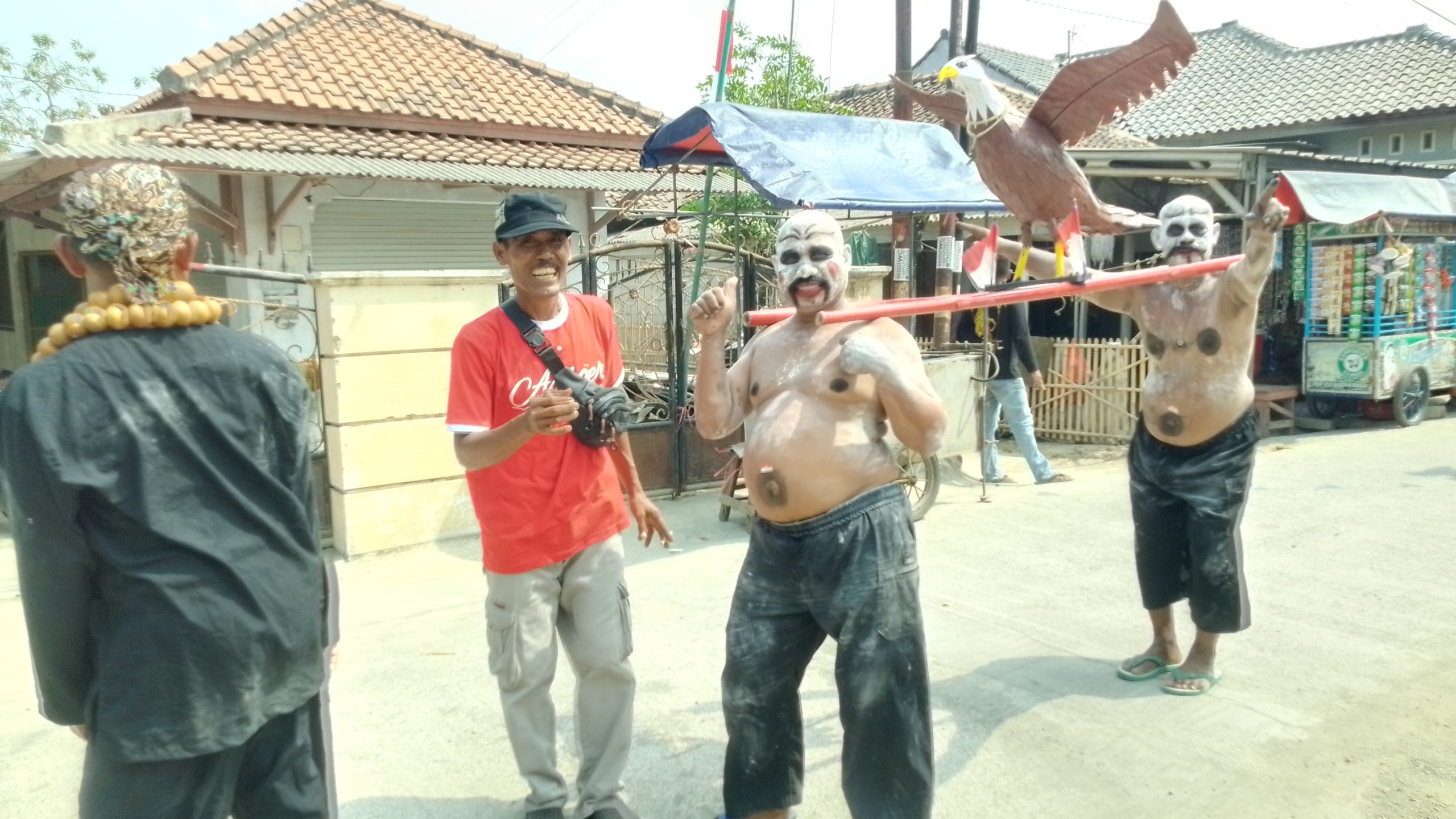 Warga Blok Asbur Merpati Meriahkan HUT RI ke-81 Dihibur Singa Dangdut, Organ Tunggal Seharian Penuh