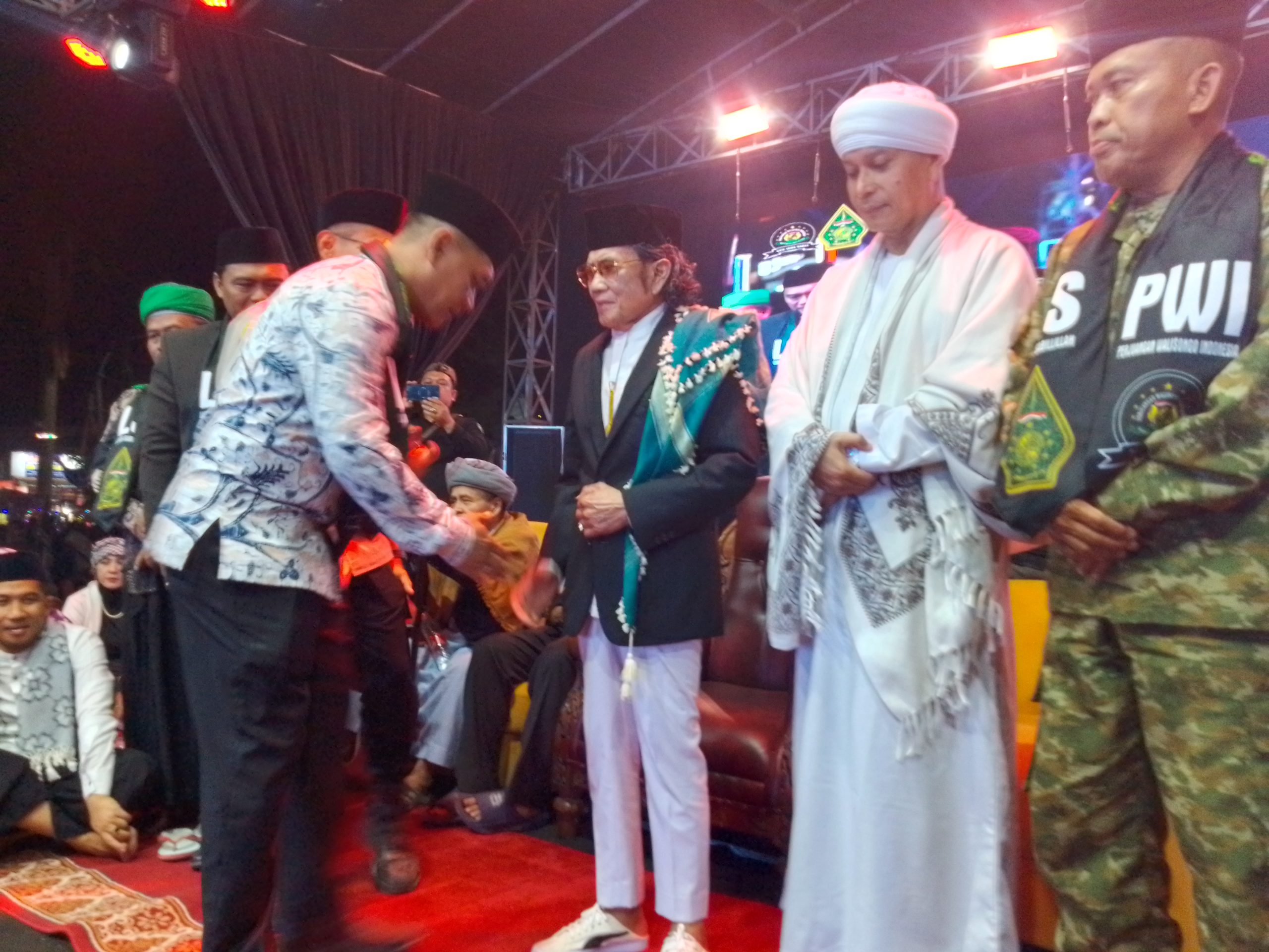 Pesan Tegas Rhoma Irama dan Gus Abas di Pelantikan PWLS Indramayu: Jaga Budaya hingga Waspada Isu Nasab