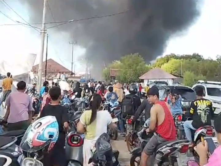 Kapal Nelayan Terbakar Hebat Saat Isi BBM