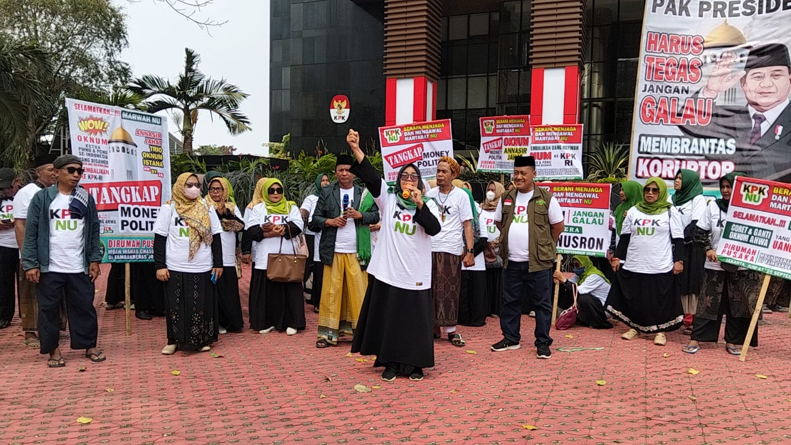 Aksi Warga Nahdiyin Geruduk Kantor KPK Jakarta, Tuntut Skandal Politik Uang Muktamar NU Ke-35 Jombang