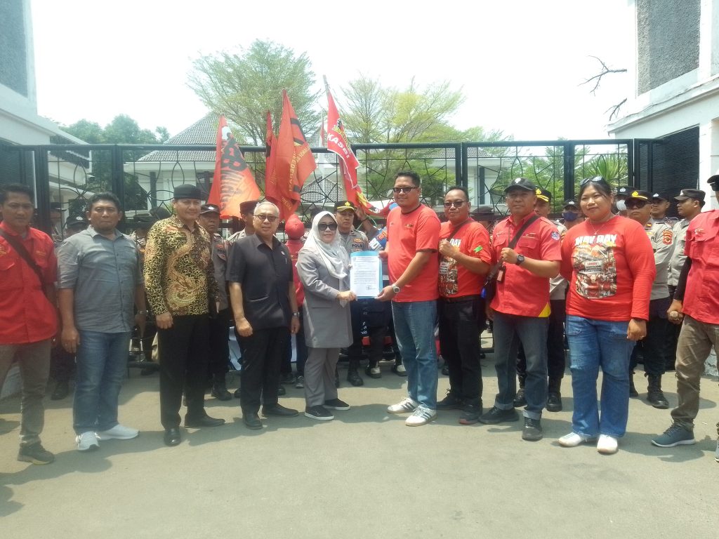 Aksi Damai KASBI & GASBUMI Indramayu: Suarakan 10 Tuntutan Ketenagakerjaan