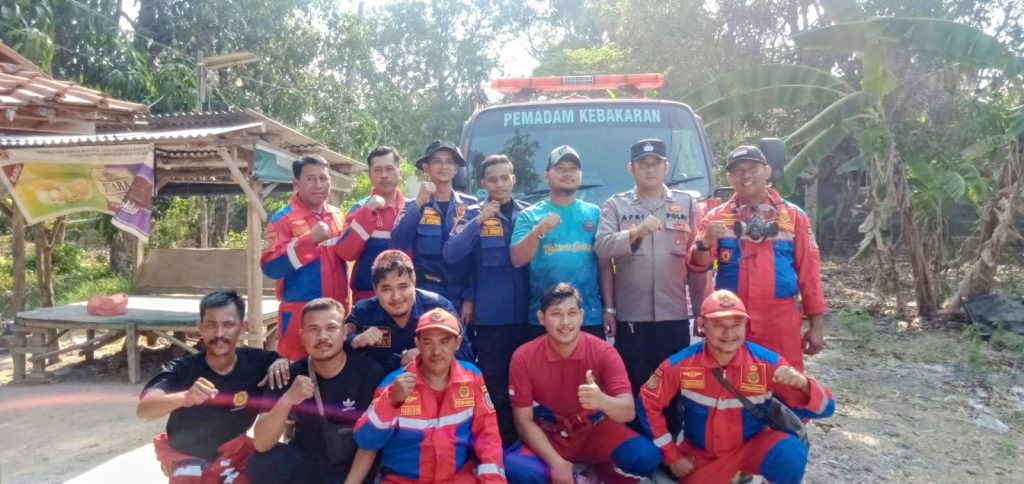 Damkar Kabupaten Indramayu Berhasil Tangani Kebakaran Lahan Kosong di Desa Pawidean Widasari