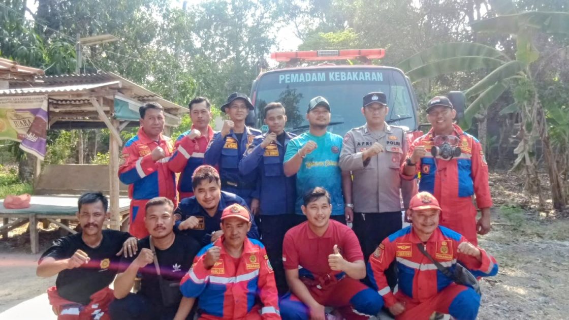 Damkar Kabupaten Indramayu Berhasil Tangani Kebakaran Lahan Kosong di Desa Pawidean Widasari