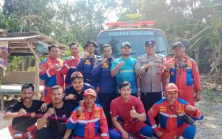 Damkar Kabupaten Indramayu Berhasil Tangani Kebakaran Lahan Kosong di Desa Pawidean Widasari