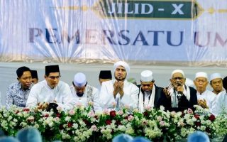 Indramayu Bersholawat Jilid 10, Bupati Lucky Hakim Ajak Masyarakat untuk Doa Bersama